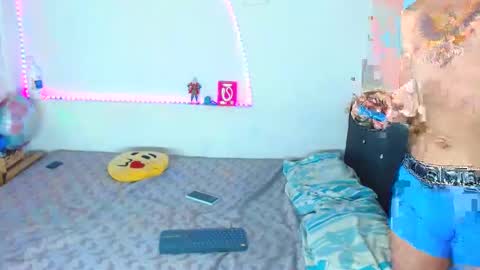 Snapshot of liam_mendoza chatting on September 23, 5:23 am liam_mendoza online show from September 23, 5:23 am