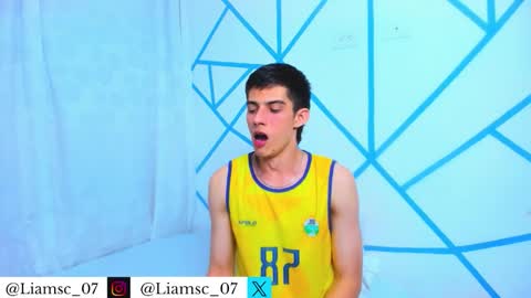 Liam scott77 online show from December 17, 1:23 am