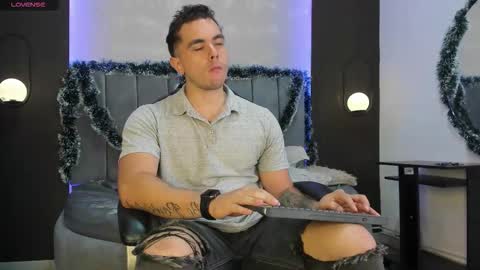 Liam online show from November 24, 10:52 pm