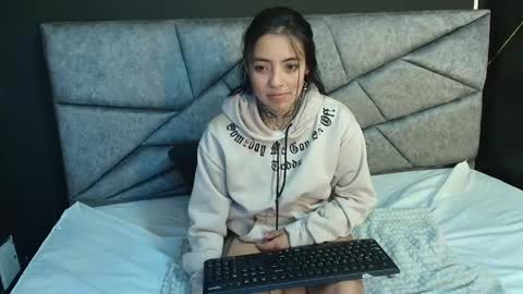 L I A M O N R O E online show from November 26, 12:13 pm