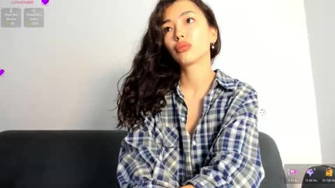 Lian online show from September 12, 7:43 am