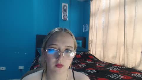 Lia Roberts online show from October 7, 12:12 pm