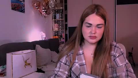 libra_mia online show from November 11, 7:54 am