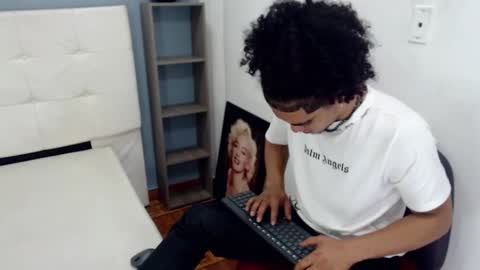 Lihan online show from February 22, 4:18 am