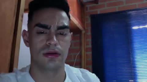 liiam online show from November 23, 7:01 pm