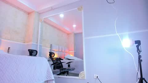 L I I A M online show from March 7, 1:40 pm