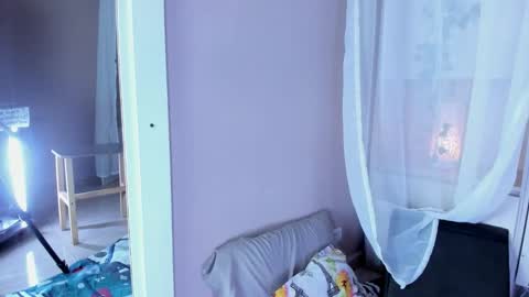         online show from February 17, 11:42 am