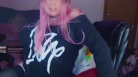 Snapshot of lil_alison_heart chatting on December 8, 2:35 am Lil Alison Heart online show from December 8, 2:35 am