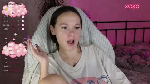 little moon online show from November 19, 2:11 am