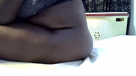 Snapshot of lil_miss23 chatting on October 8, 1:24 am lil_miss23 online show from October 8, 1:24 am