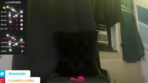 Snapshot of lil_momma422 chatting on December 22, 11:00 am MOMMA LUV online show from December 22, 11:00 am