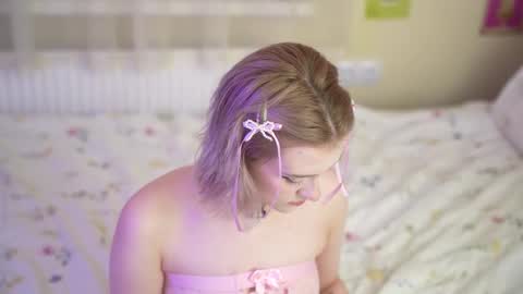 lil_tweety online show from November 15, 7:48 pm