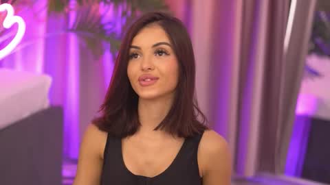Snapshot of lila_hottie_rosie chatting on October 12, 7:23 am Lila The Hottie online show from October 12, 7:23 am