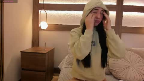 Lila Clark online show from April 5, 9:45 pm