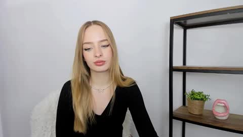 LiliaDesire online show from December 3, 6:55 pm