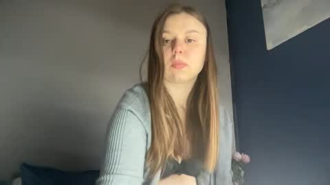Snapshot of lilae37yis chatting on October 21, 7:17 pm Lily online show from October 21, 7:17 pm