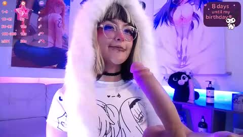 Snapshot of lilcandy19 chatting on October 7, 12:45 pm lilcandy19 online show from October 7, 12:45 pm