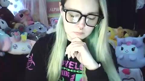 Snapshot of lilemmy1999 chatting on February 3, 8:13 pm emily ryanson online show from February 3, 8:13 pm