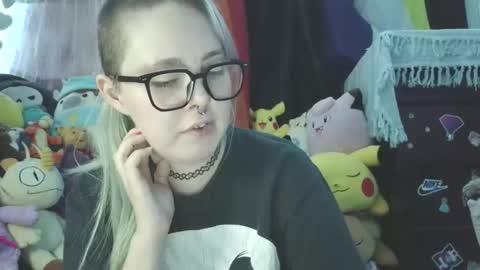 Snapshot of lilemmy1999 chatting on October 29, 11:27 pm emily ryanson online show from October 29, 11:27 pm