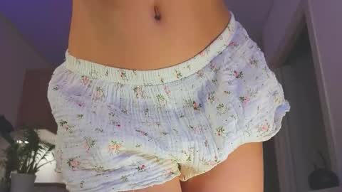 lili__roze_ online show from March 9, 5:23 am