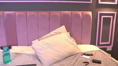 Lili  online show from February 12, 1:15 pm