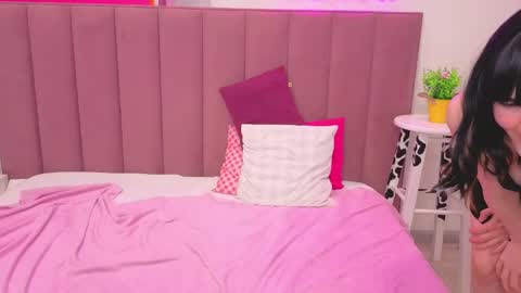 Lilli  follow me kiss online show from June 3, 9:56 am