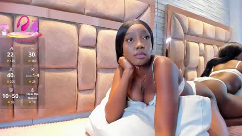 LILIAN  online show from September 25, 8:49 pm