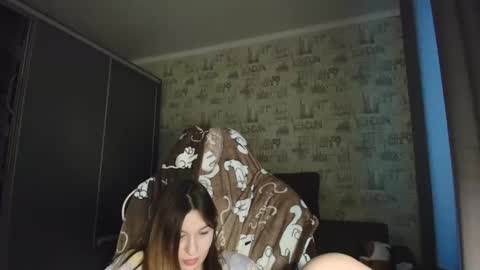 liliawoolf online show from February 26, 7:01 am