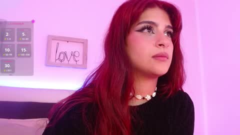 Snapshot of liliith_savett chatting on February 19, 6:54 pm Lilith Savett online show from February 19, 6:54 pm