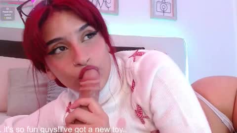 Snapshot of liliith_savett chatting on March 12, 6:22 pm Lilith Savett online show from March 12, 6:22 pm