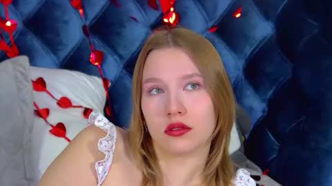 LiliLinn online show from February 16, 4:54 am