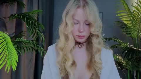 lililok101 online show from March 12, 3:54 am