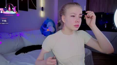 lililok101 online show from April 6, 2:42 am