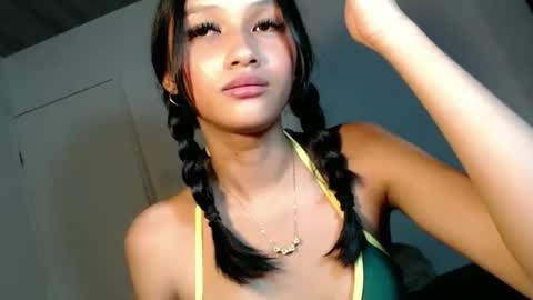 Chloe online show from February 11, 1:48 pm