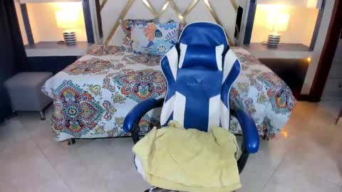 lilith  online show from March 23, 11:48 am