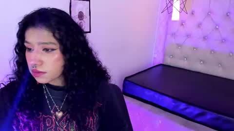 lilith_bloom_ online show from June 23, 2:41 am