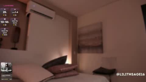 lilith_sage_ online show from January 15, 12:47 pm