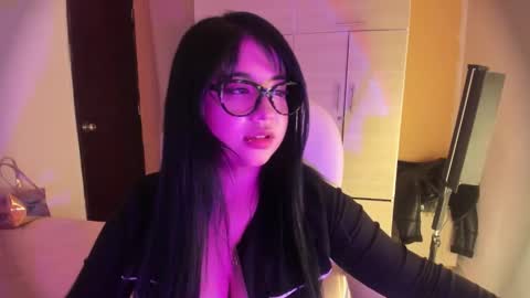 Lilith Salvatore online show from December 1, 5:16 am