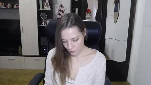 lilith small21 online show from January 11, 9:37 am