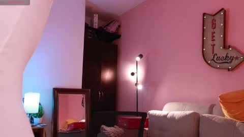 lilithrose_2 online show from January 15, 9:01 pm