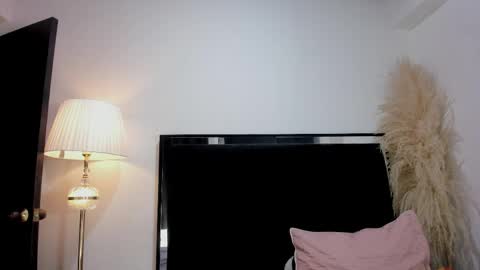 Lilith online show from June 6, 9:53 pm