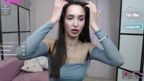 Lillian online show from February 5, 9:15 am