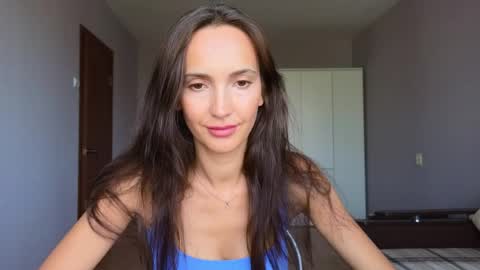 Lillian online show from April 18, 10:39 am