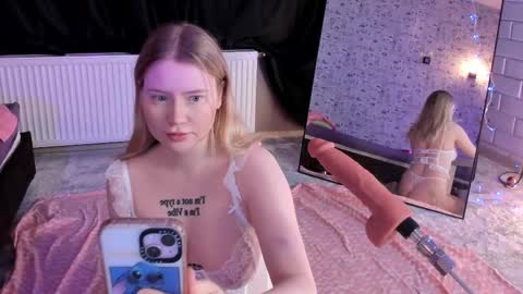 lillie_berry online show from January 7, 4:39 am