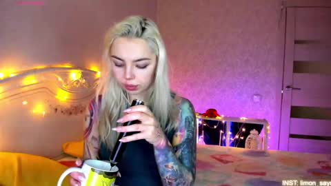 LilliMoore online show from March 2, 11:00 pm