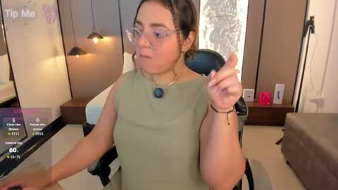 L I L L Y online show from February 20, 7:49 pm