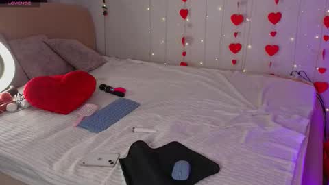 lilly_lux online show from February 18, 3:01 pm