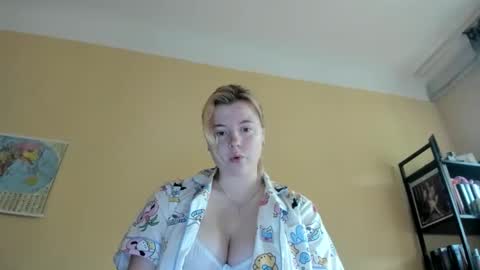 Snapshot of lillydepp chatting on October 2, 11:53 am Lilly Depp online show from October 2, 11:53 am