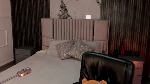 Lilly Ortiz online show from February 13, 8:56 pm