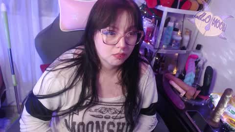 Snapshot of lilomoon69 chatting on March 10, 7:11 am Lilo online show from March 10, 7:11 am